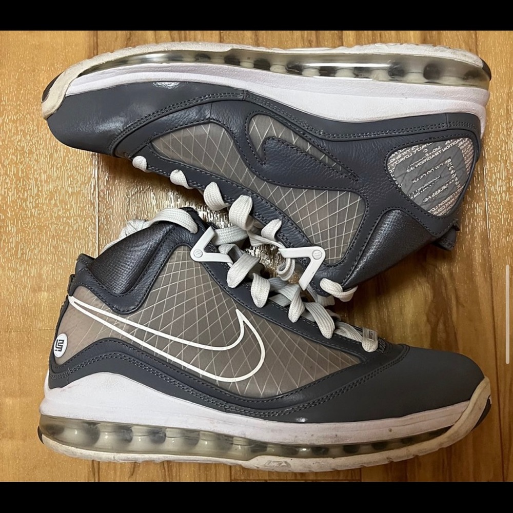 Nike LeBron 7 “Cool Grey” Size 7.5